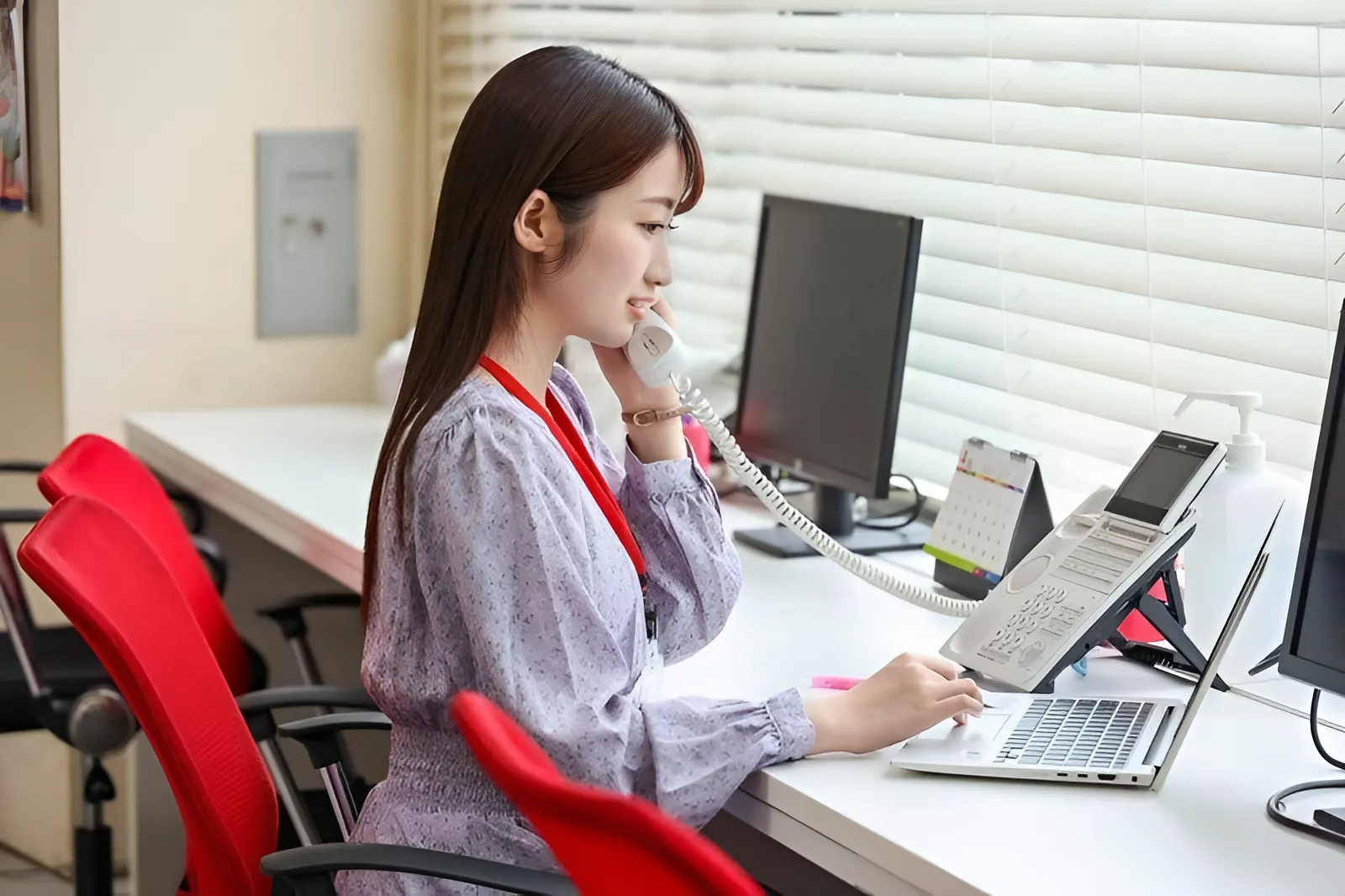 SDJS-207 Hari bekerja untuk Tsukino Saito